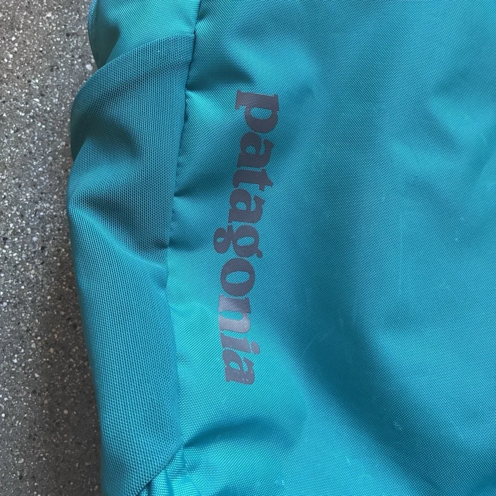 Patagonia Atom Tote BackPack 20L Convertible Tote Teal Laptop Sleeve School Hike